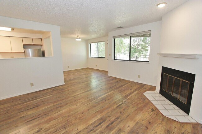 Building Photo - 3695 S Gekeler Ln