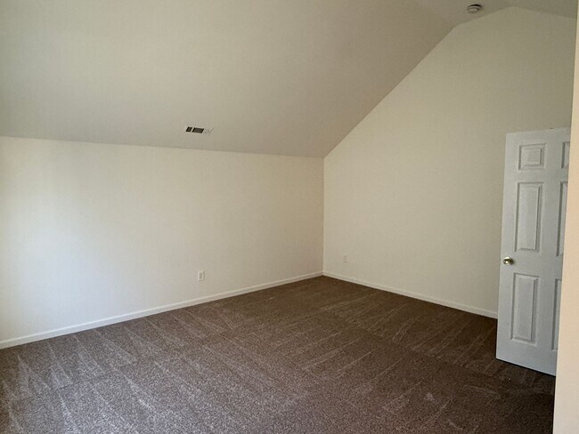 Building Photo - 6319 Elliott Dr