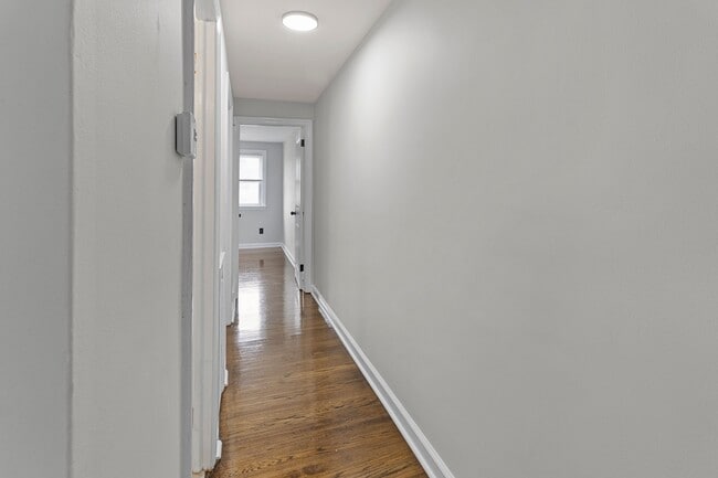 Building Photo - 145 Isabel Ave