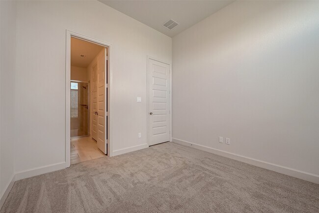 Building Photo - 30223 Gold Finch Pl