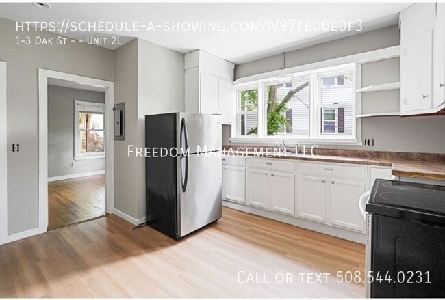 Building Photo - 1-3-3 Oak St