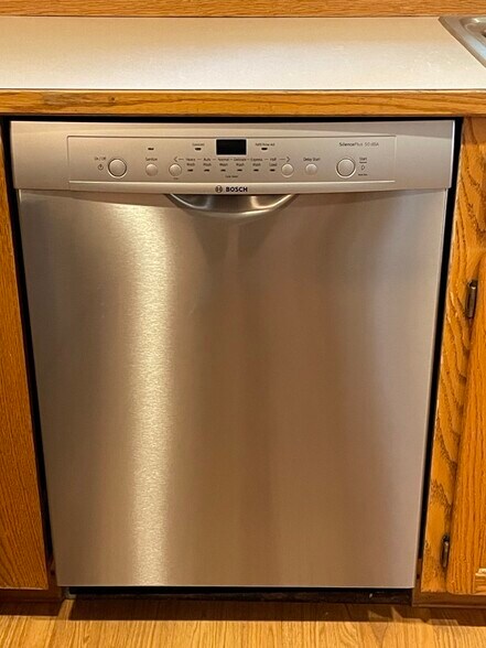 Dishwasher - 3921 Magrath Rd