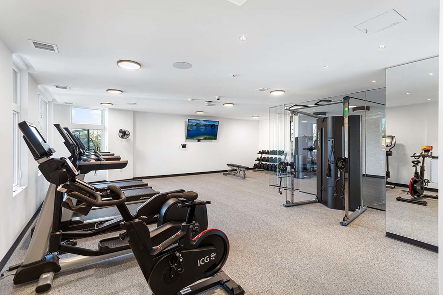 Building Photo - 1215 N Fayette St