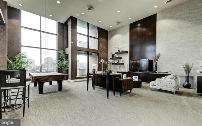 Building Photo - 2451 Midtown Ave