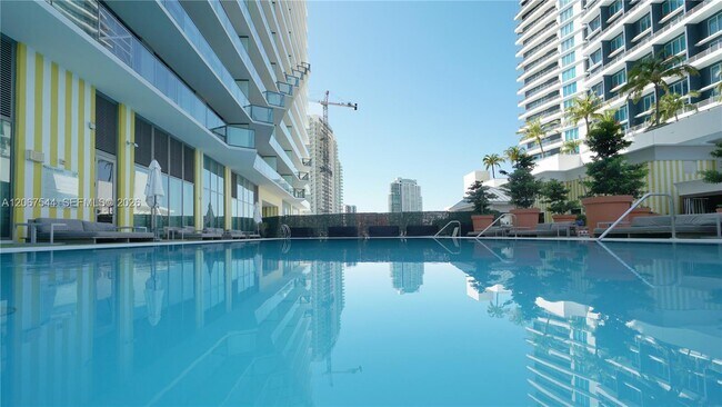 Building Photo - 1300 S Miami Ave