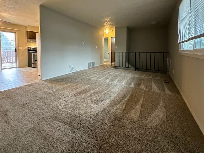 Building Photo - 2130 Essex Rd