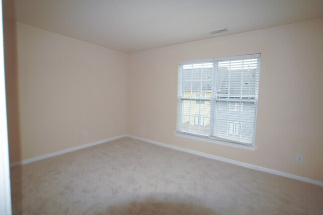 Building Photo - 136 Dove Cottage Ln