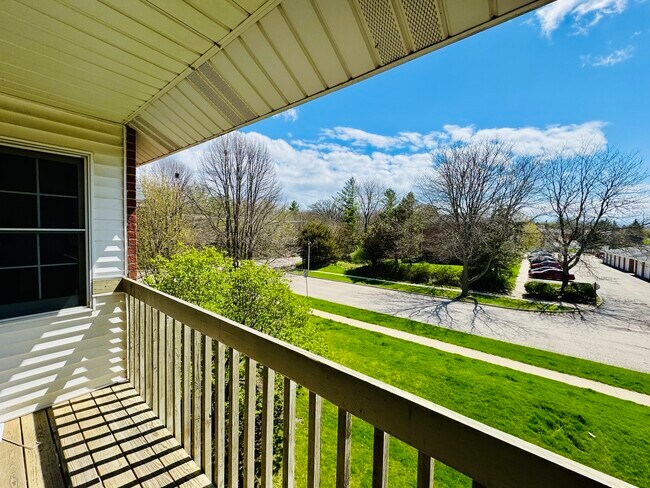 Building Photo - 531 Leah Ln