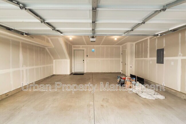 Building Photo - 1590 S 900 W