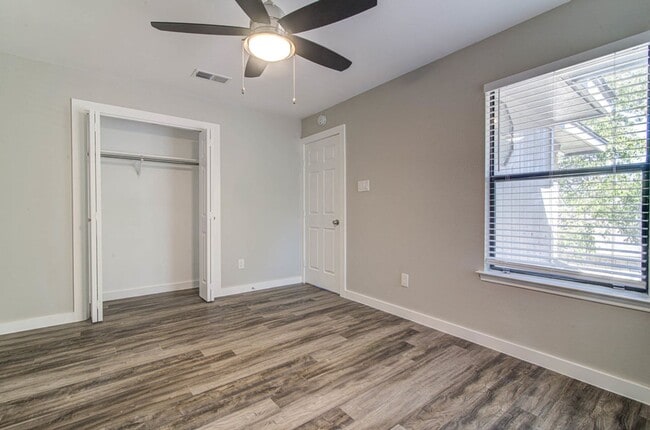 Building Photo - 1205/1207 Gregory Ln