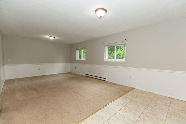Building Photo - 4 Bed, 2.5 Bath Single Family Home in Winc...