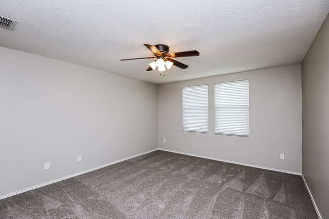 Building Photo - 2999 Fallbrook Dr