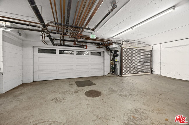 Building Photo - 272 N Chester Ave