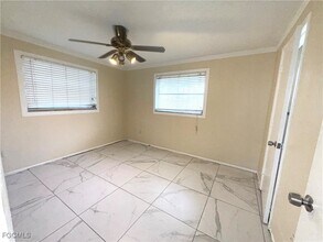 Building Photo - 25 Castlebar Cir