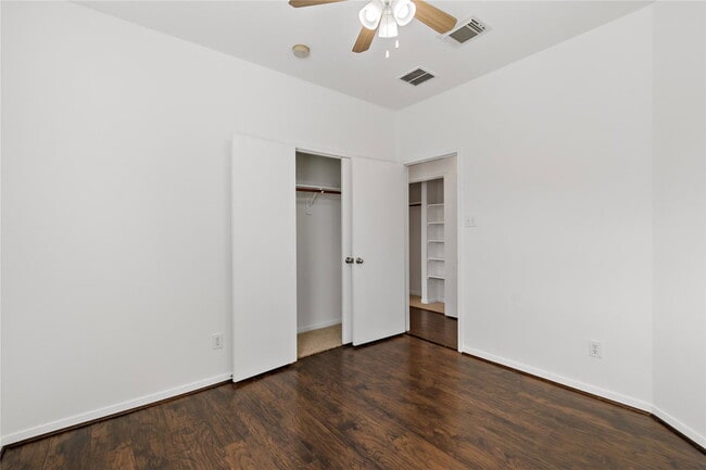 Building Photo - Jefferson Street, Pearland, TX 77584 - 3 BR 2 BA single-family home