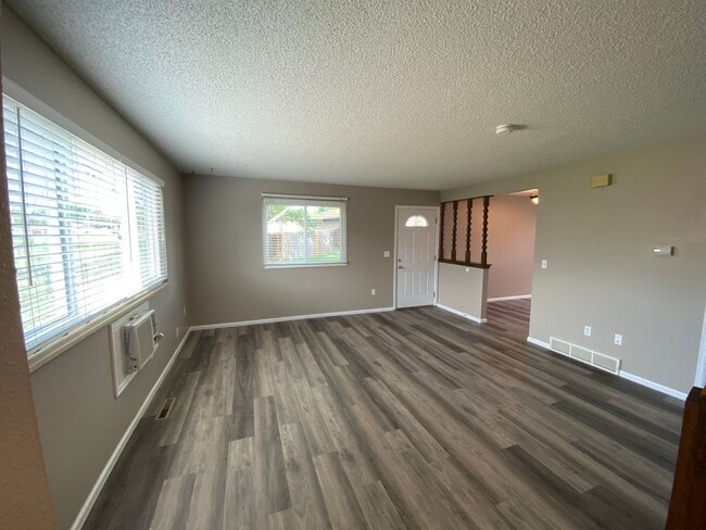 Building Photo - 1509 Kennedy Ave