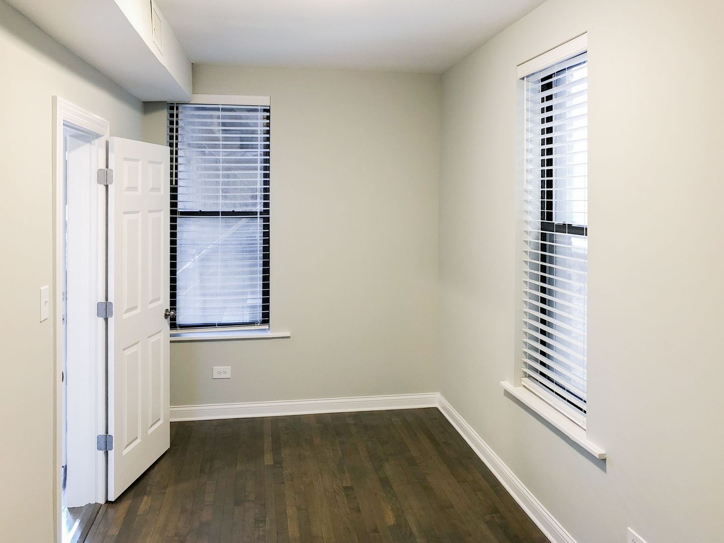 Building Photo - 2732 N Wayne Ave