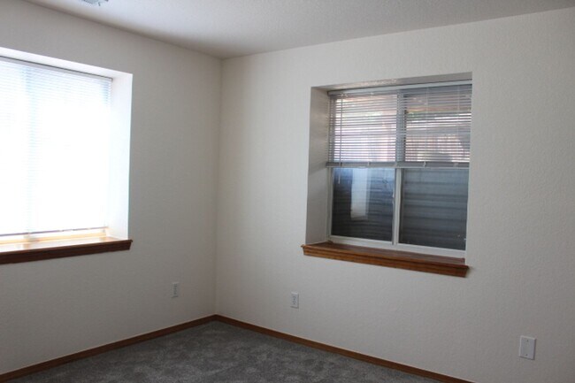 Building Photo - Arvada Home near Standley Lake with 4 BR/4 BA!