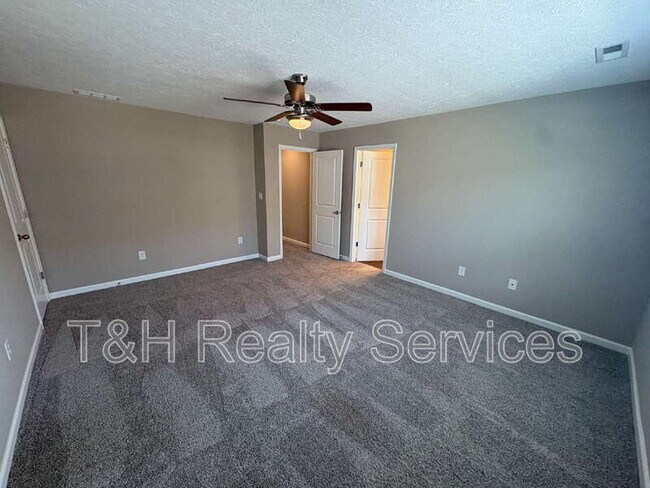 Building Photo - 5657 Brownstone Dr