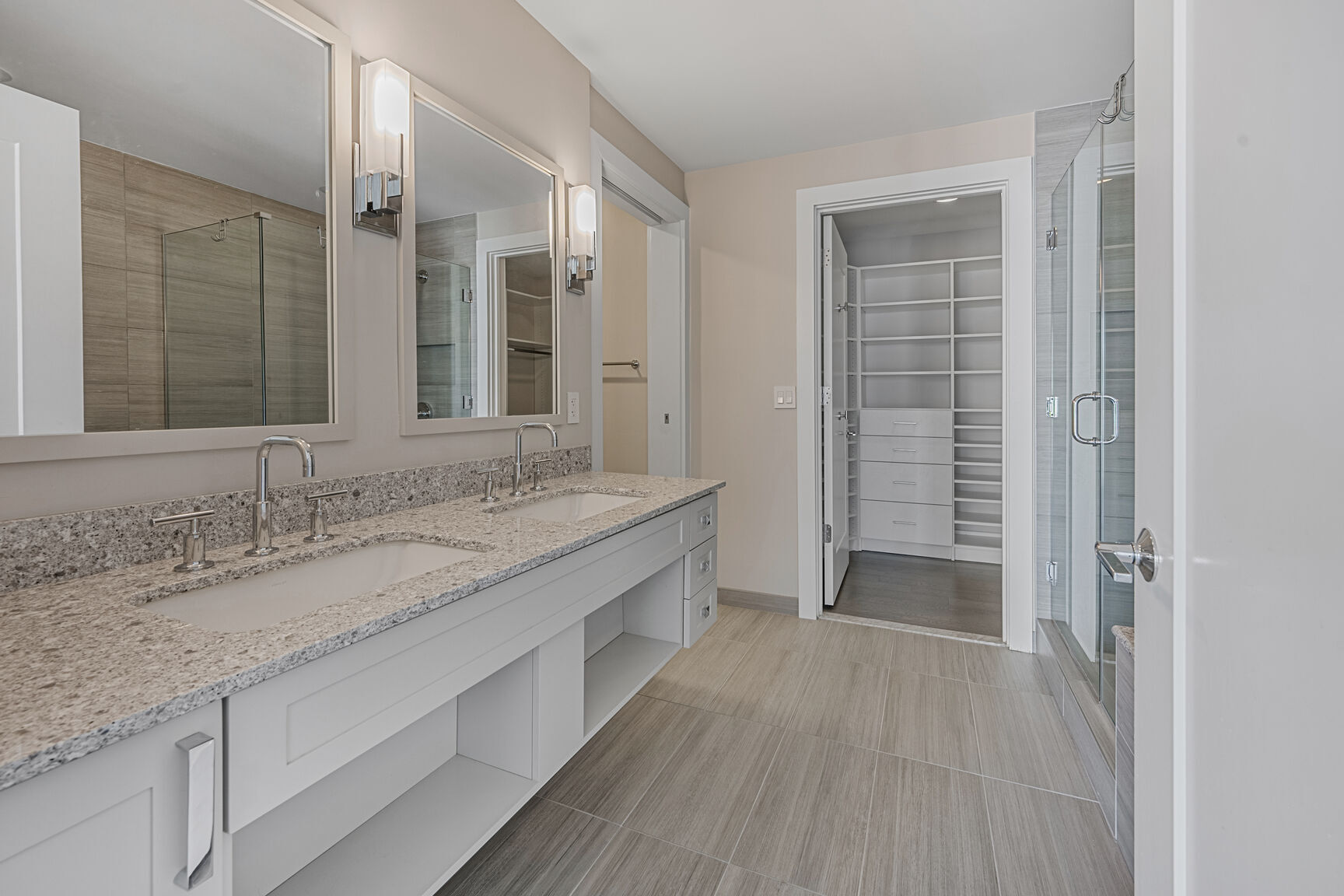 Primary Bathroom - 4960 Fairmont Ave