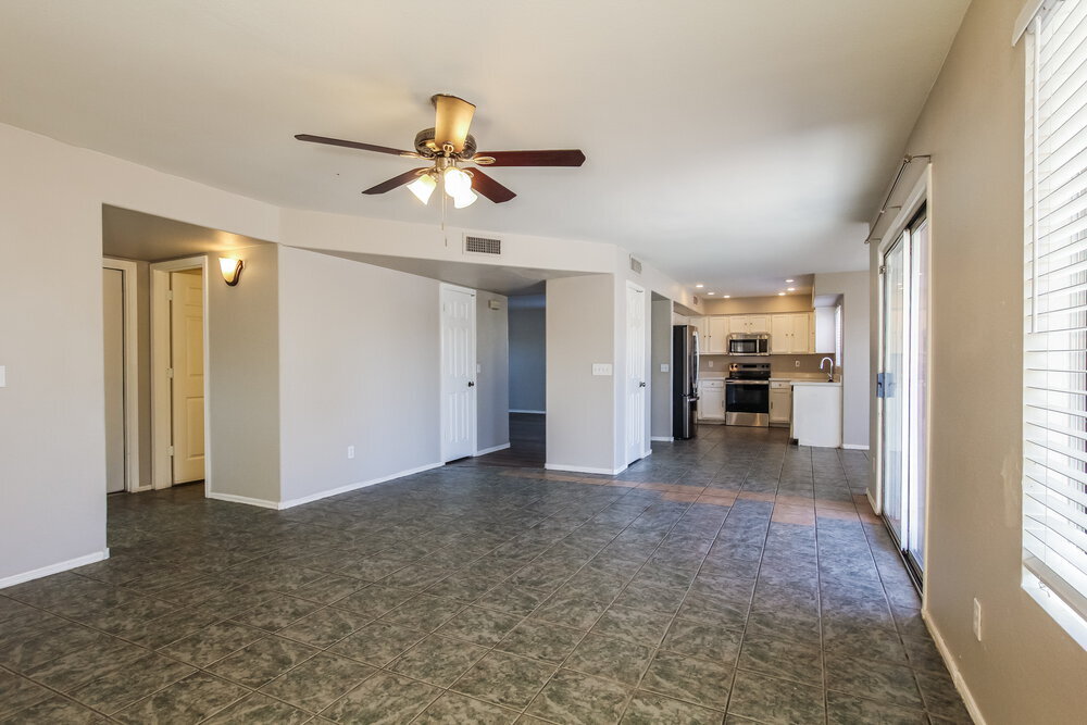 Building Photo - 8642 W Alvarado Rd