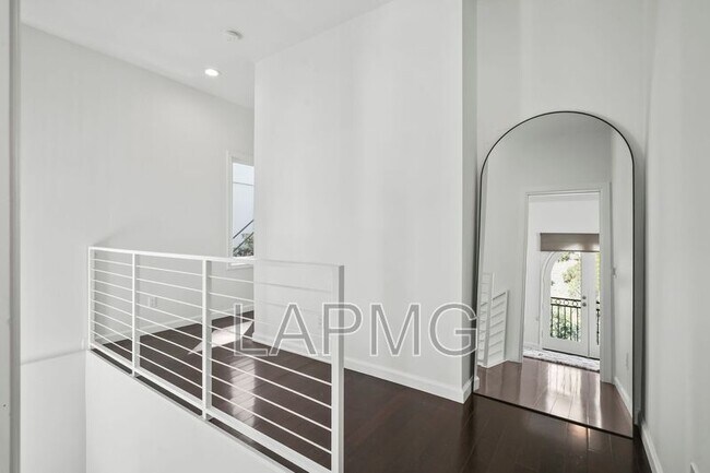 Building Photo - 9842 Portola Dr