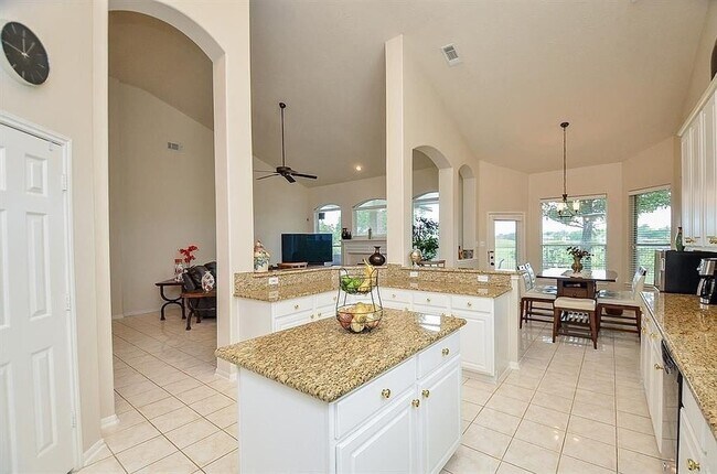 Building Photo - 1306 Ventura Canyon Dr
