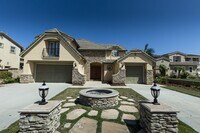 Building Photo - Single Family Golf Course Home for rent in...