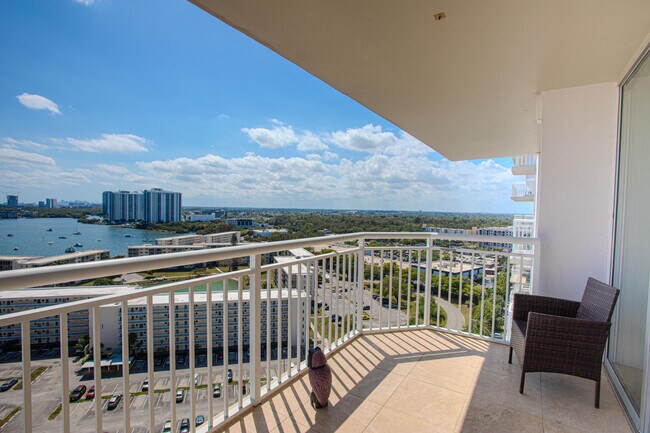 Building Photo - 18021 Biscayne Blvd