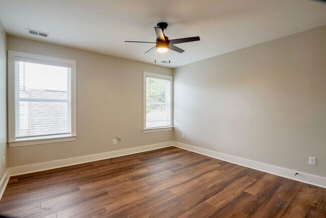 Building Photo - 4790 McGill Ct