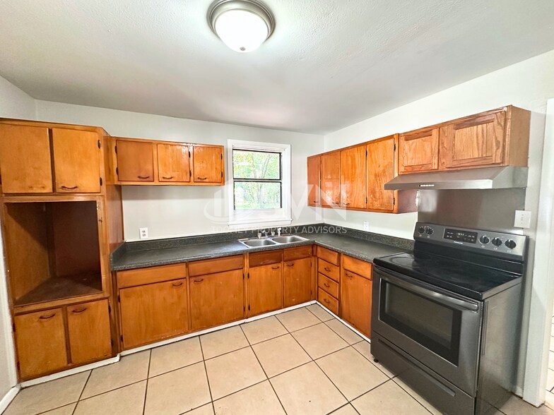 Building Photo - 1250 Druid Dr