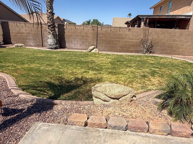 Building Photo - 3103 W Zachary Dr