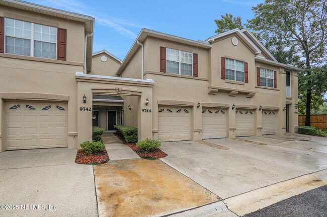 Primary Photo - 9744 Summer Grove Way W