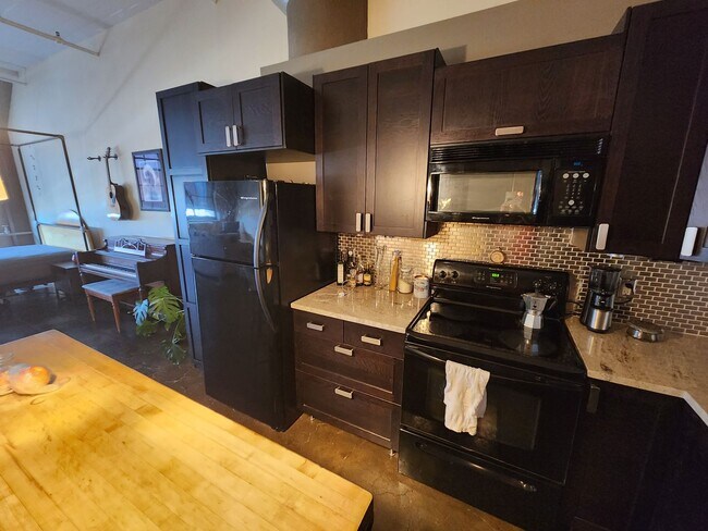 Building Photo - Downtown Saint Paul DREAM Loft-  Close to work, coffee, bars, restaurants, and light rail