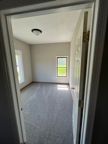 Building Photo - 3500 Minnehaha Ave