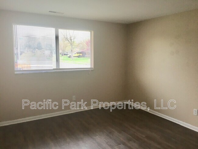 Building Photo - 9403 Shenandoah Dr