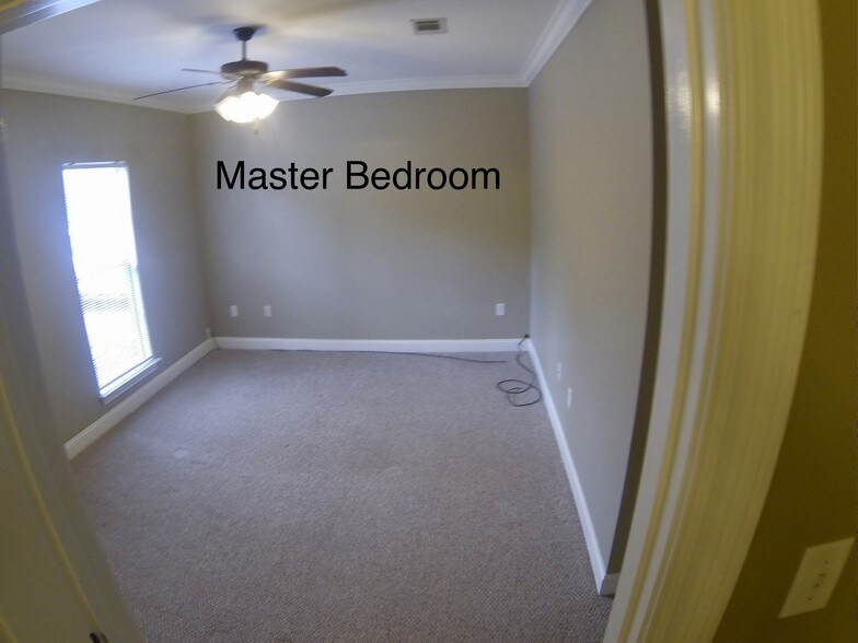 Building Photo - 38035 Post Office Rd