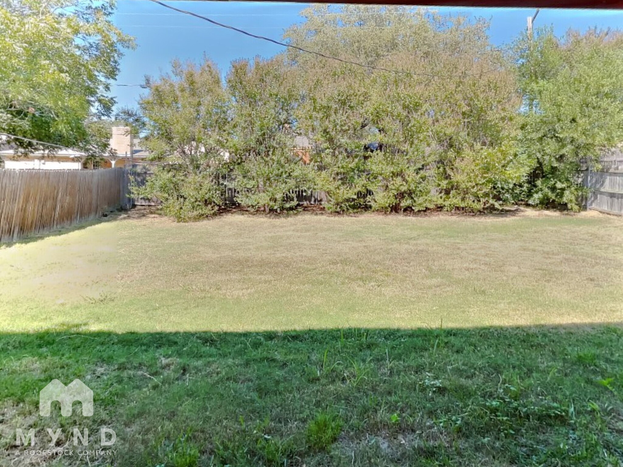 Building Photo - 3528 Park Lake Dr