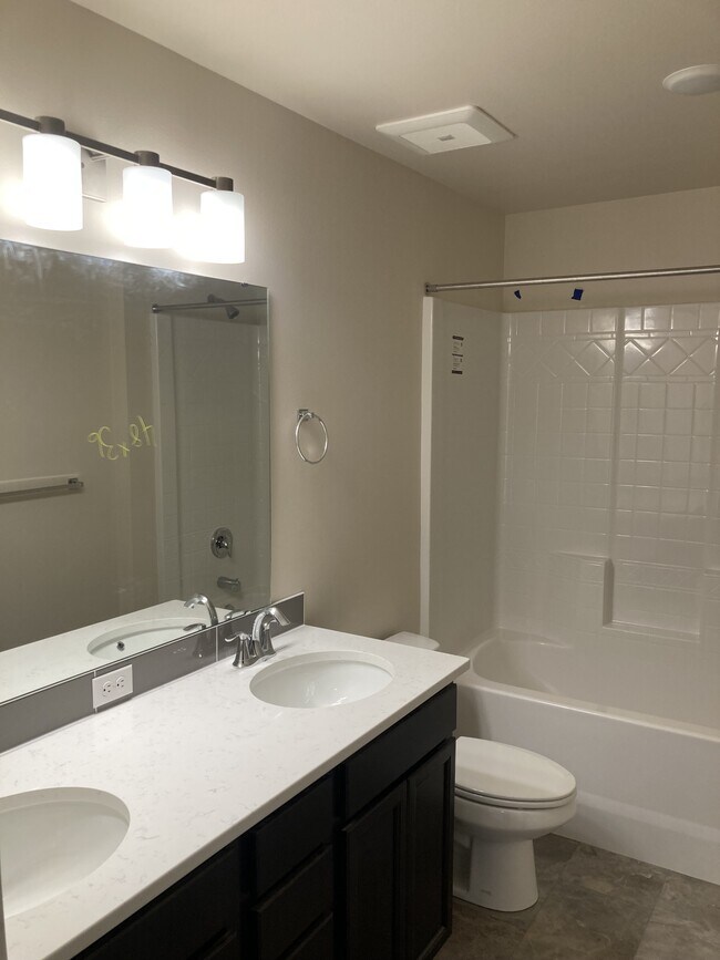 Building Photo - 1812 S 250th St