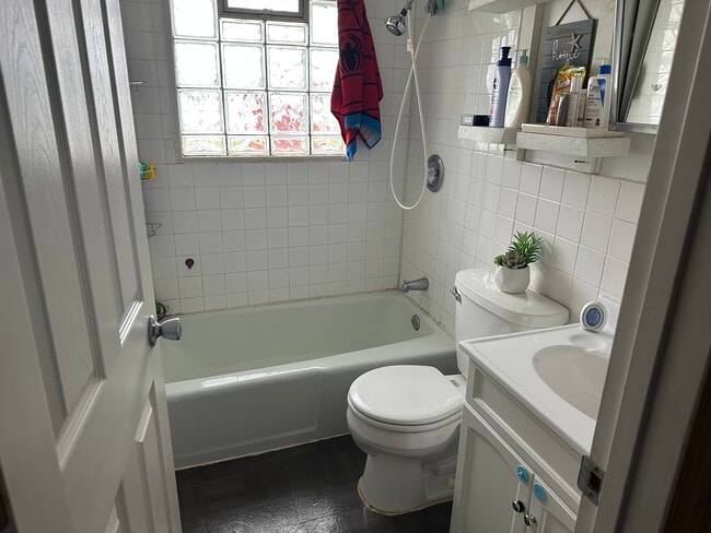 Building Photo - 406-408 Terrace Dr