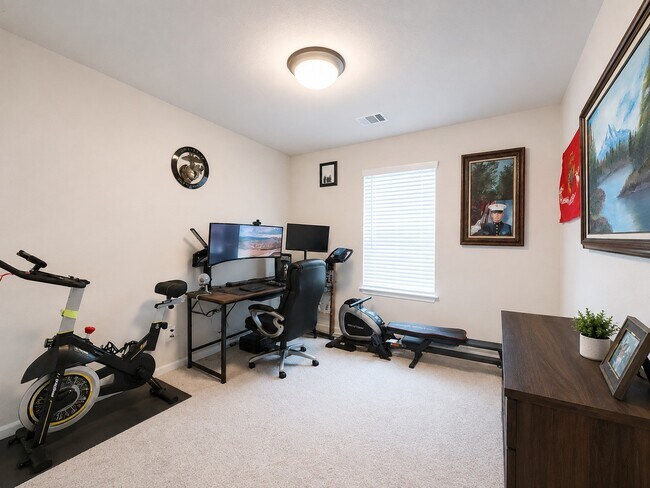 Building Photo - 377 Selah Ct