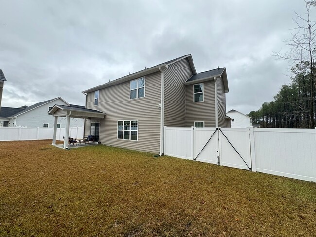 Building Photo - Rental - LIKE NEW!!!!  Absolutely Beautifu...