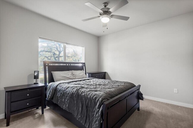 Building Photo - 15202 Cavalier Canyon Dr