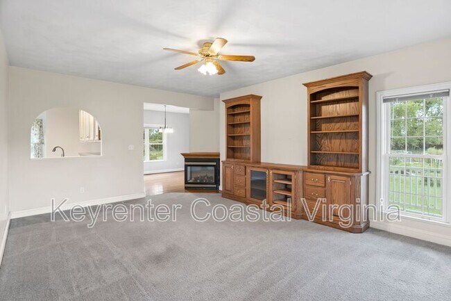 Building Photo - 15470 Turner Dr