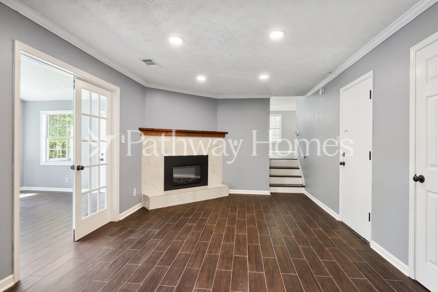 Building Photo - 4254 Southvale Dr