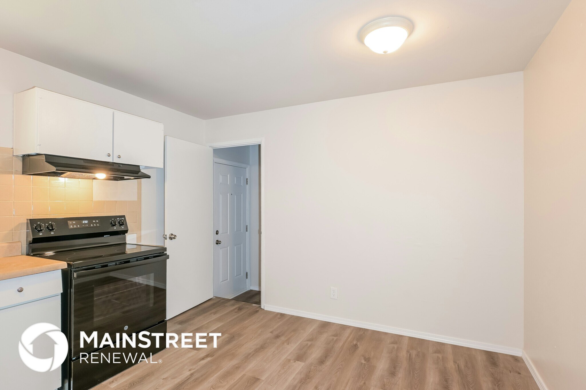 Building Photo - 1376 Cove Ln