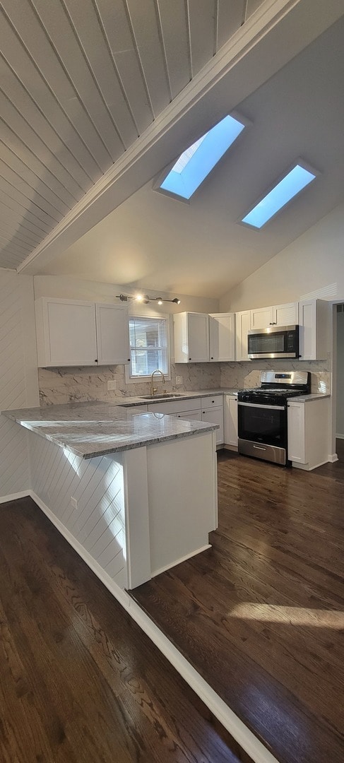 Building Photo - 6921 Clarendon Hills Rd