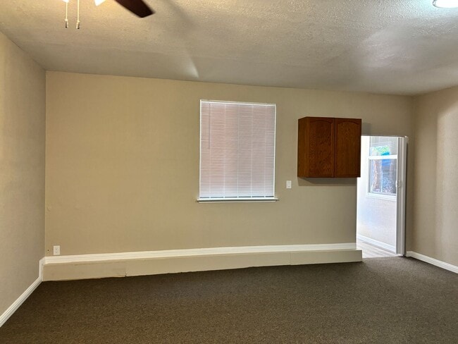 Building Photo - COMPLETELY REMODELED - THIS ONE WON'T LAST...