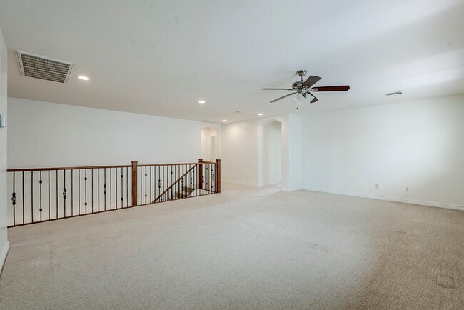 Building Photo - 2744 E Donato Dr