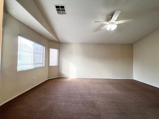 Building Photo - Beautiful 2 story single family house